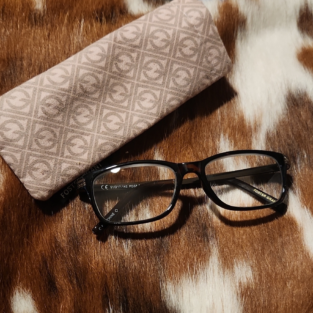Foster Grant Glasses & Fabric Sleeve